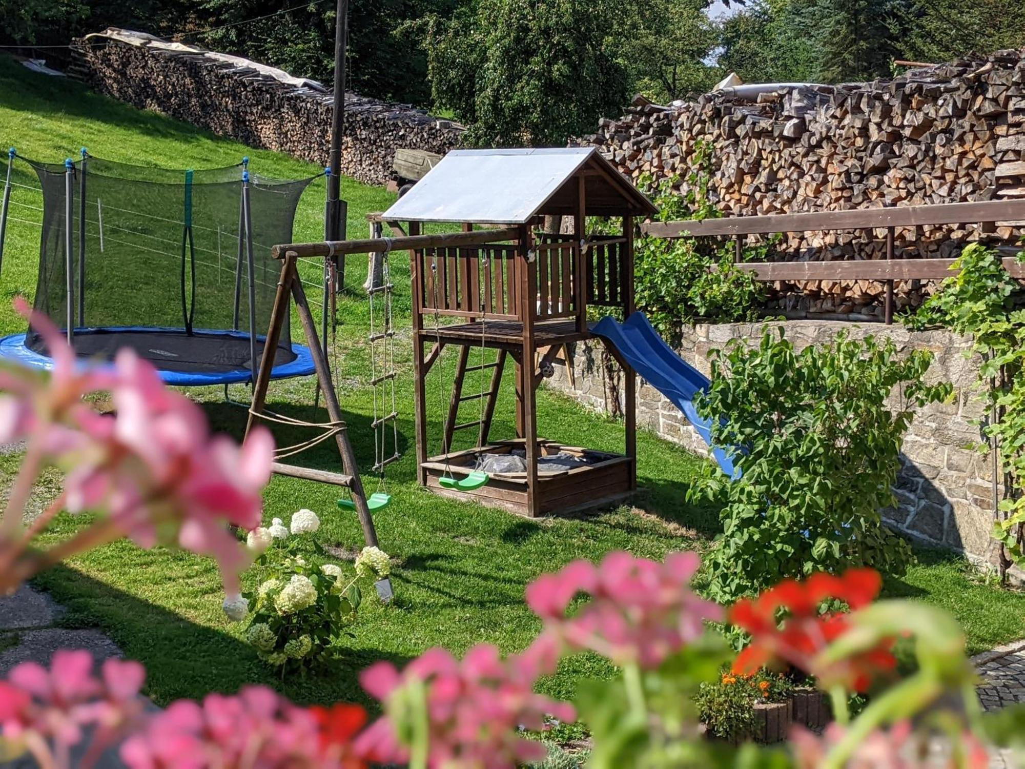 Ferienwohnung Aus-Zeit Auf Dem Lande Bad Gottleuba-Berggiesshuebel Ngoại thất bức ảnh