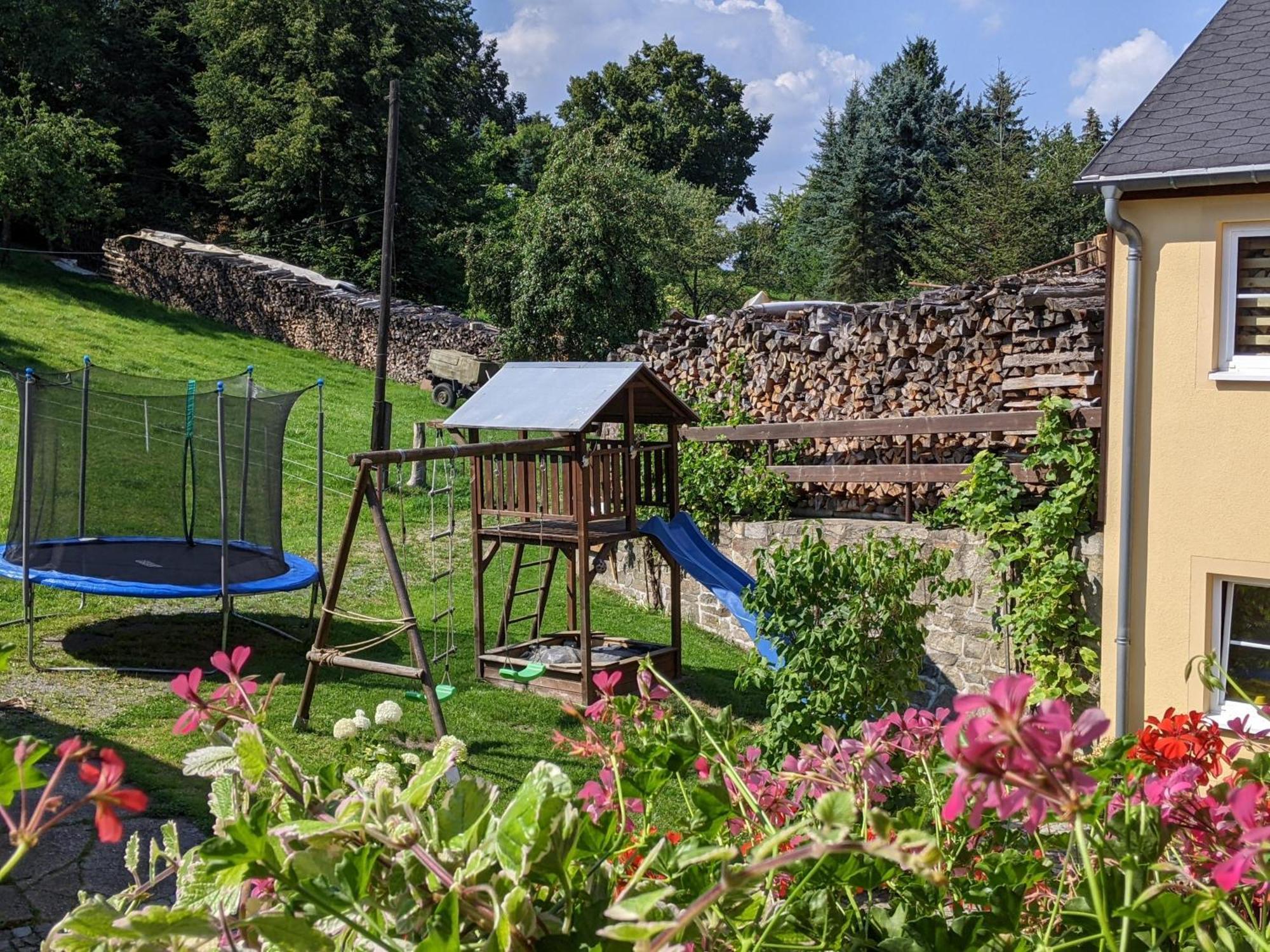 Ferienwohnung Aus-Zeit Auf Dem Lande Bad Gottleuba-Berggiesshuebel Ngoại thất bức ảnh